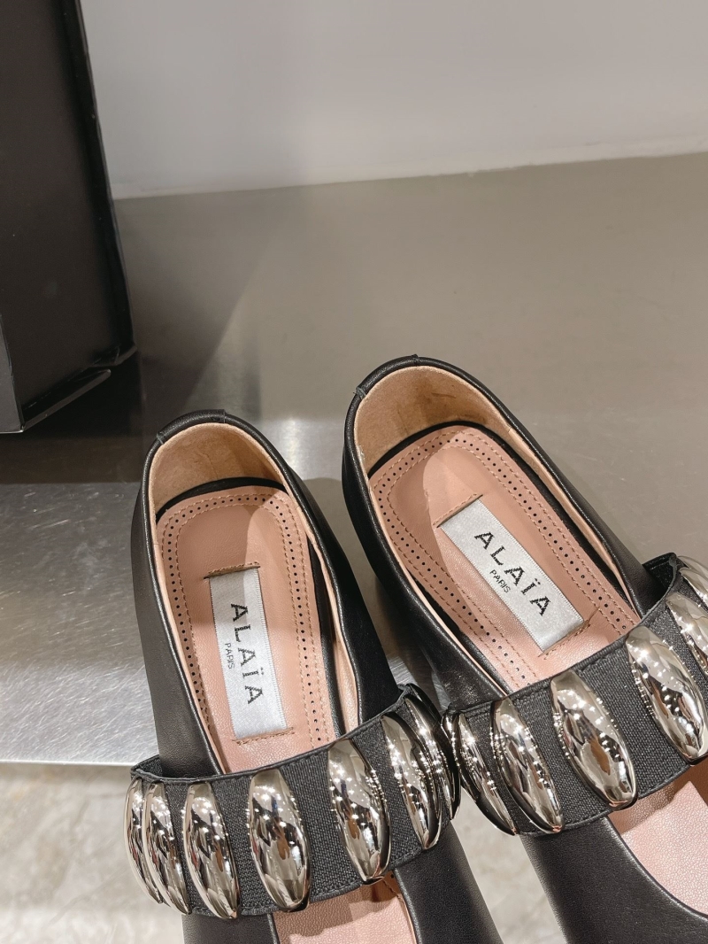 Other flat shoes